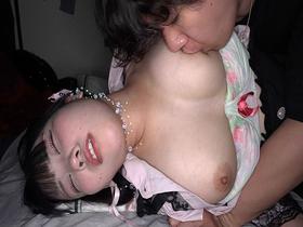 強●クスリ漬け　トー横地雷系女子を拉致って首絞めビンタイラマ折檻！！ビチョ濡れ潮吹きガンギマリ堕ち！　すずめゆら　サンプル画像02